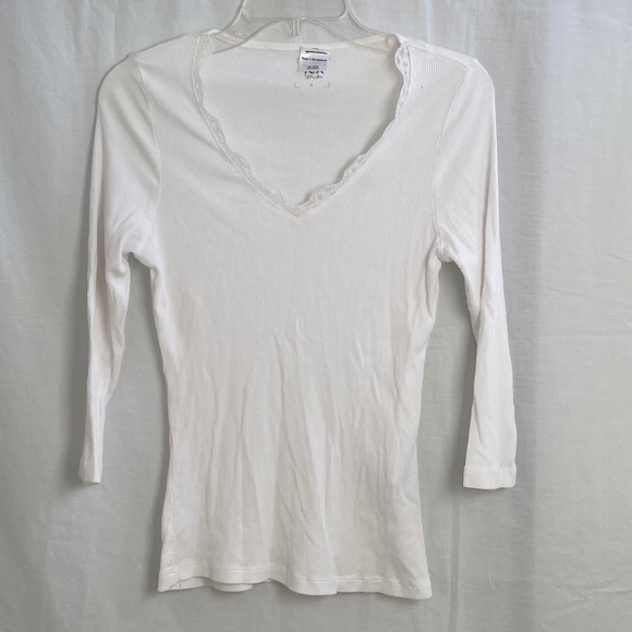 White V-neck Top Size:  Large - Picture 2 of 8